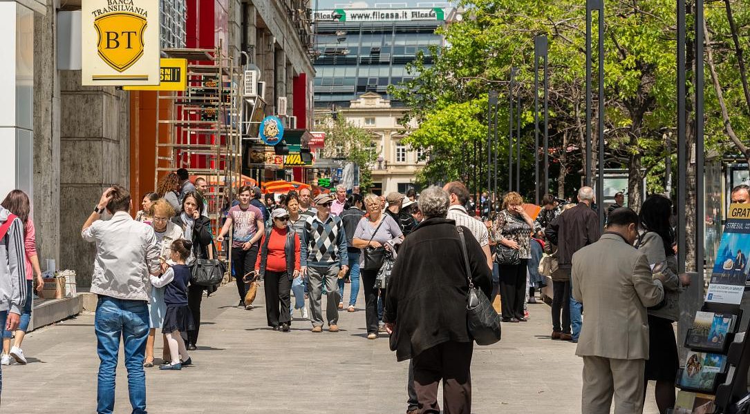 Românii, împărțiți: Susținerea Logistică SUA în Iran, Acceptată de Peste Jumătate