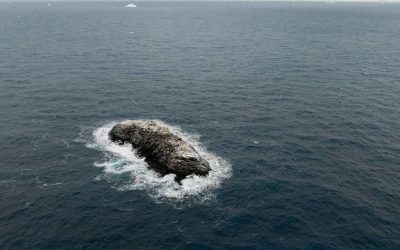 O insulă necunoscută, descoperită accidental de o navă germană