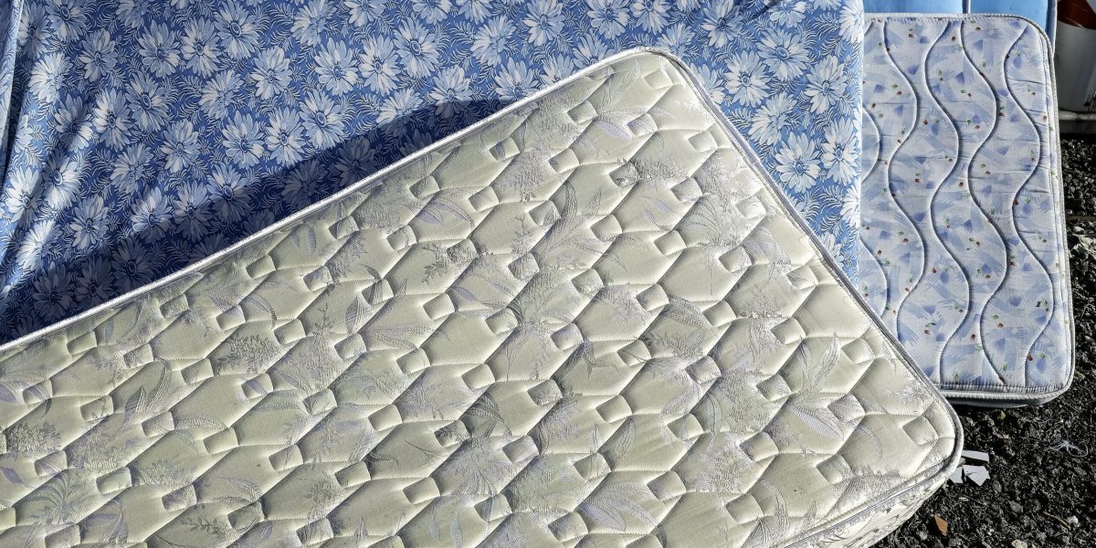 Curățenia de primăvară: De ce e vital să-ți cureți salteaua și cum o faci