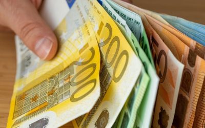 Româncă din Italia, păcălită crunt de o femeie din Turda, travestită