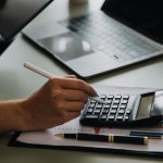 Cine sunt ROMÂNII pe lista rușinii la FISC și de la ce sumă riscă