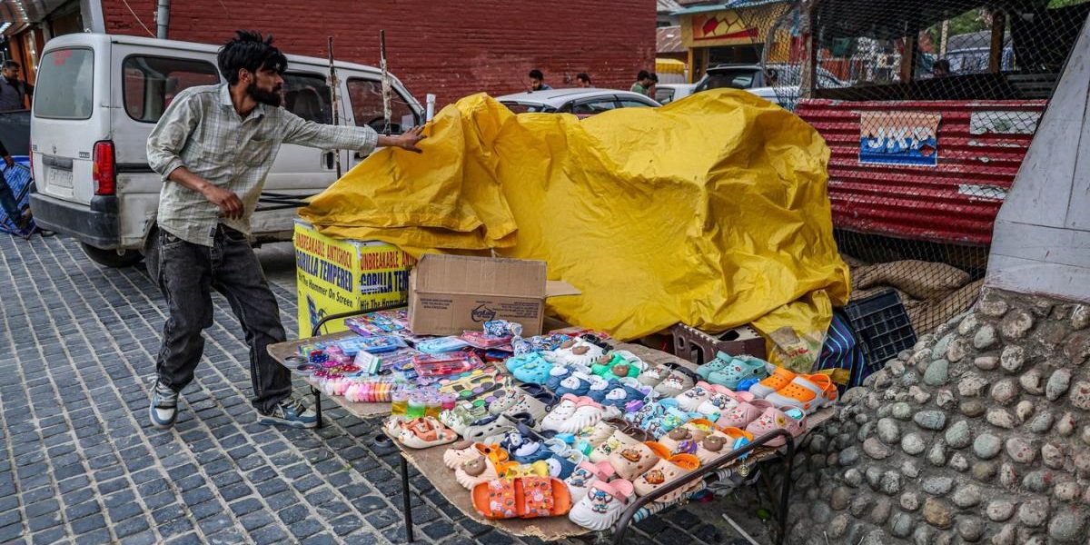 De ce locuitorii din Kashmir donează AUR pentru oamenii simpli din Iran