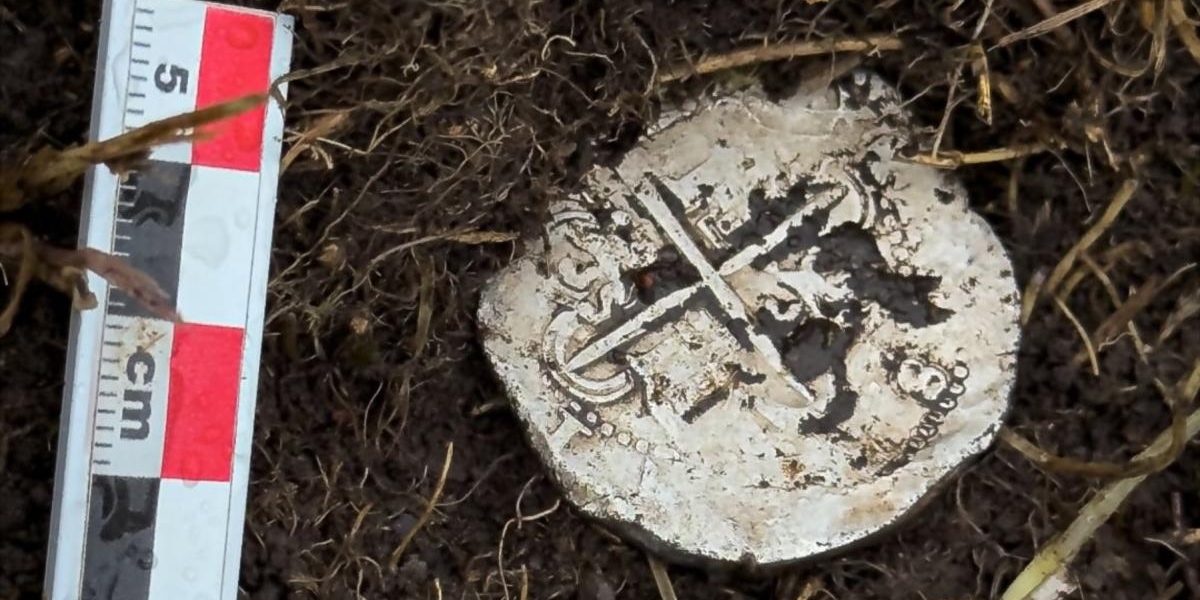 O monedă de argint din secolul al XVI-lea, descoperită lângă Strâmtoarea Magellan, aruncă o nouă lumină asupra unei colonii spaniole dispărute, confirmnad totodată o hartă veche a acesteia