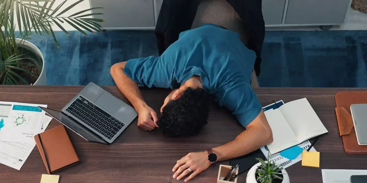 Angajat a dat în judecată firma: 500.000€ despăgubiri pentru concediu NEPLĂTIT! Câți ani fără vacanță?