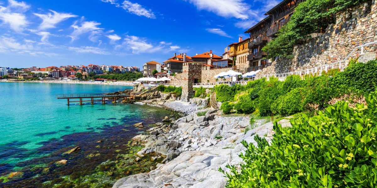 Destinația-minune: Plajă ca-n Amalfi, dar mai ieftină! Aproape de România