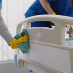 Dezinfectant din spitale, pericol ascuns: Creează super-bacterii, arată un studiu