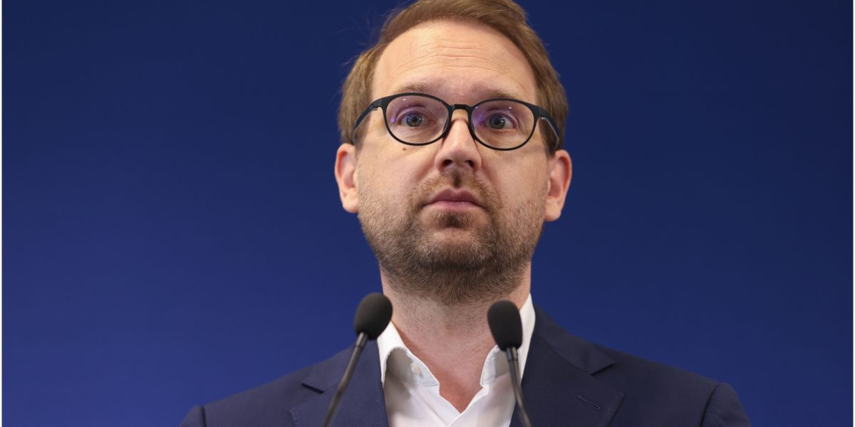 Fritz, furios pe PSD: „Au aruncat coaliția în aer” și atacă „calea responsabilă” a României