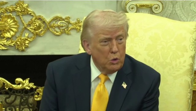 Trump anunță moartea unor lideri militari iranieni într-un „atac masiv” la Teheran Fostul președinte al Statelor Unite ale Americii, DONALD Trump, a declarat sâmbătă că „mulți lideri militari iranieni” au fost uciși într-un „atac masiv” ce ar fi avut loc la Teheran