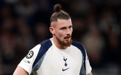 Jucătorul român RADU DRĂGUȘIN ar putea resimți din plin efectele unei perioade dificile la TOTTENHAM, echipa sa de club