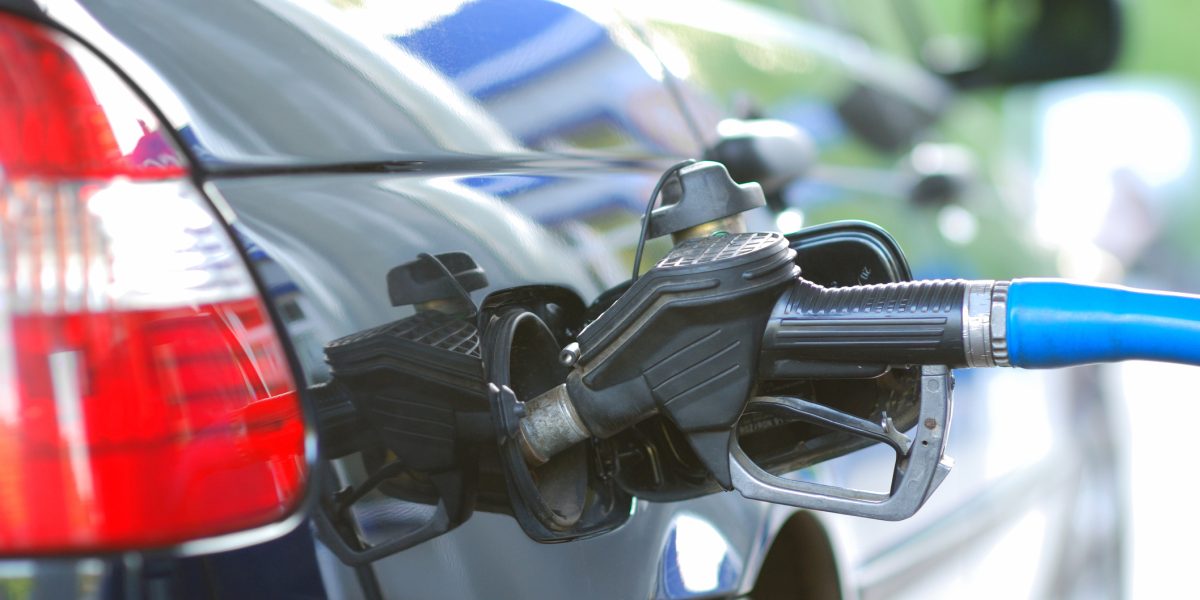 Carburanții, pe val: Scumpiri noi la pompe, anunță specialiștii după ieftinirea-fantomă