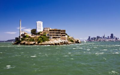 Alcatraz, din nou în atenția autorităților americane Închisoarea Alcatraz, celebră pentru reputația sa de a fi „imposibil de evadat”, ar putea fi redeschisă