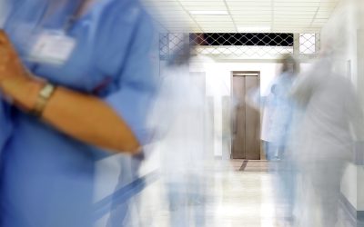 Ministrul Sănătății anunță schimbări majore în organizarea gărzilor și a programului în spitale Ministrul Sănătății, Alexandru Rogobete, a anunțat miercuri, prin publicarea în transparență decizională a unui ordin de ministru, o serie de modificări semnificative în organizarea activității medicale din spitale