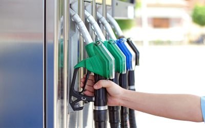 Scăderi semnificative de preț la carburanți la Petrom, pe fondul măsurilor guvernamentale București, România – Prețul carburanților a scăzut miercuri dimineața la benzinăriile Petrom, potrivit informațiilor publicate de Economica.net