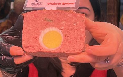 În plină perioadă prepaștelui, drobul „cu oaie” de la Piața Obor dezvăluie o realitate gastronomică surprinzătoare, unde tradiția se întâlnește cu ingredientele moderne