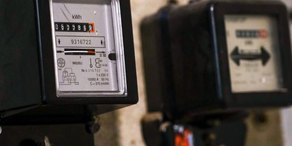 <p id=”p-0″>Una dintre principalele provocări pentru România rămâne nivelul ridicat al preţurilor la energie în orele de vârf, iar soluţiile sunt creşterea producţiei interne, investiţii în capacităţi de stocare şi o gestionare mai eficientă a consumului, consideră Cristian Buşoi, secretar de stat în Ministerul Energiei, .</p> „Una dintre principalele provocări pentru România rămâne nivelul ridicat al preţurilor la energie în orele de vârf