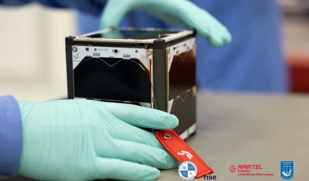 Emisar, satelitul românesc, funcționează: „poștașul” spațial e activ