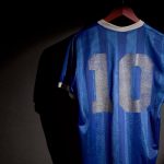 De la Maradona la Messi: Tricourile legendarilor din Qatar ajung pe ecran