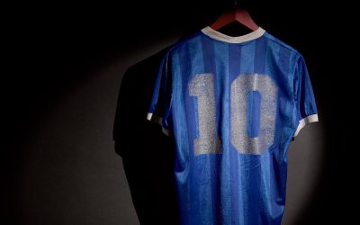 De la Maradona la Messi: Tricourile legendarilor din Qatar ajung pe ecran