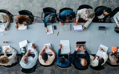 Disperare în AI: Vârstnicii calificați se reprofilează ca să supraviețuiască