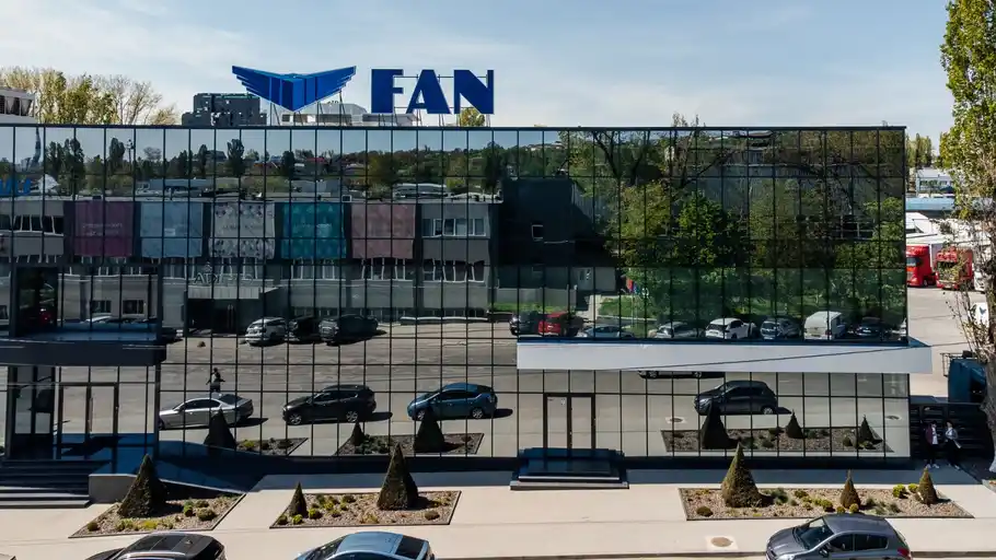 Fan Courier: Zeci de sedii, închise! România paralizată de curierat