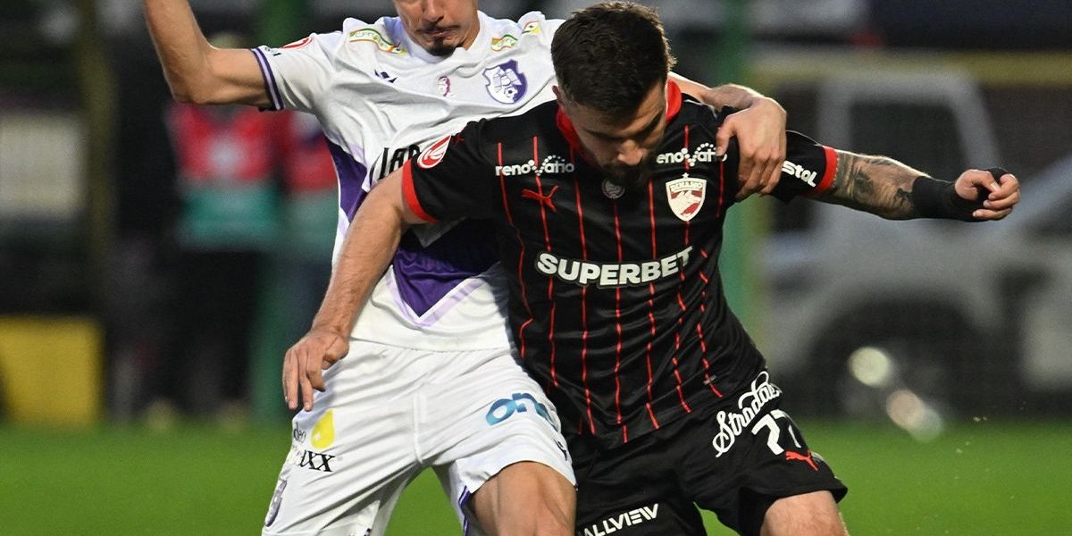 FC Argeș și Dinamo, egalitate la Mioveni: 1-1 în primul meci din play-off FC Argeș și Dinamo au remizat, scor 1-1, în primul meci al etapei a 3-a din play-off-ul Ligii 1