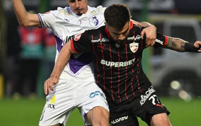 FC Argeș și Dinamo, egalitate la Mioveni: 1-1 în primul meci din play-off FC Argeș și Dinamo au remizat, scor 1-1, în primul meci al etapei a 3-a din play-off-ul Ligii 1