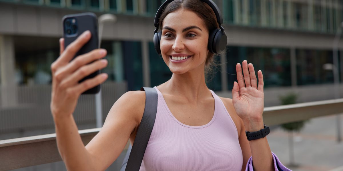 Ce baterie externă alegi pentru vacanța de vis? Ghid practic