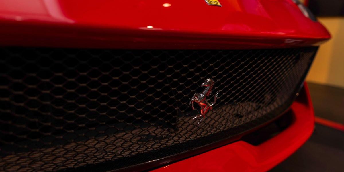 Luce, primul Ferrari electric: Ce preț afișează luxul pe piață?