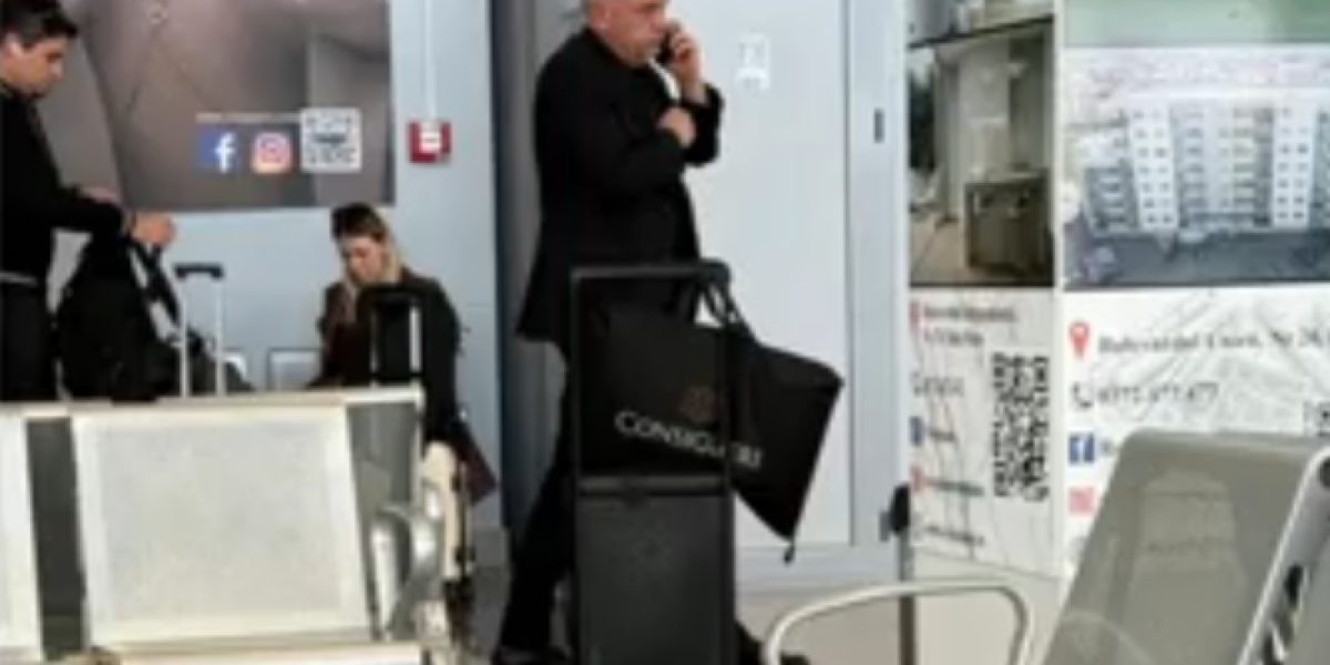 Barbu, „prins” cu o valiză de lux: Ce se ascunde în spatele imaginii