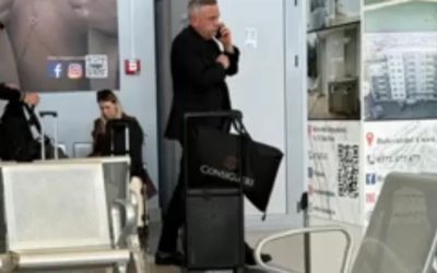 Barbu, „prins” cu o valiză de lux: Ce se ascunde în spatele imaginii