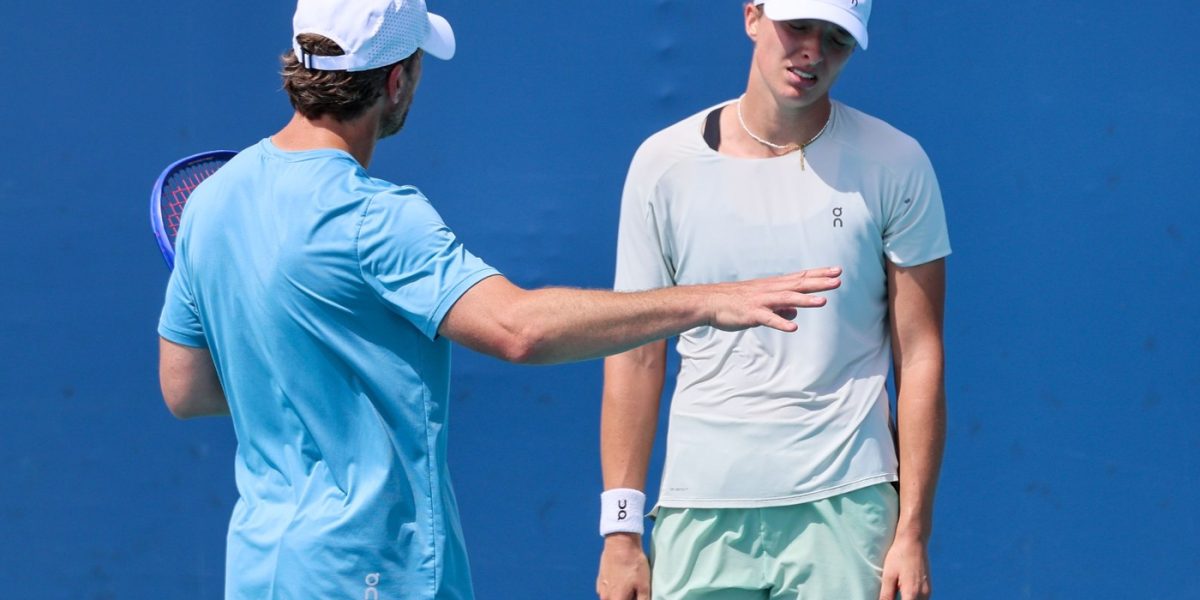 Wim Fissette, fostul antrenor al Simonei Halep, dezvăluie motivele despărțirii de Iga Swiatek După o colaborare cu suișuri și coborâșuri, Wim Fissette, fostul antrenor al Simonei Halep, a dezvăluit motivele care au dus la încheierea parteneriatului său cu Iga Swiatek, fosta lideră mondială în tenis