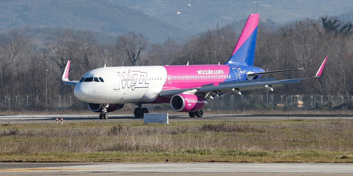 Wizzair schimbă strategia: Liber la mesaje în timpul zborului