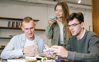 NN și Nutribalance publică un studiu despre bunăstarea adolescenților: Tinerii români, tot mai preocupați de educație financiară București – Un nou studiu național, realizat de Nutribalance cu sprijinul NN, aduce în prim-plan o generație de adolescenți români care demonstrează o maturizare financiară timpurie