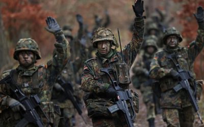 Germanii cu vârste între 17 și 45 de ani au nevoie de aprobarea armatei pentru călătoriile în străinătate mai lungi de trei luni, potrivit noilor reglementări militare