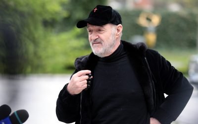 Becali speră să îl țină pe Rădoi la FCSB: „Va salva echipa” București – Gigi Becali, patronul FCSB, nu renunță la ideea de a-l convinge pe Mirel Rădoi să rămână pe banca tehnică a echipei și din sezonul următor