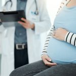 Gravidă, refuzată în București, a fugit în Germania să-și salveze copilul