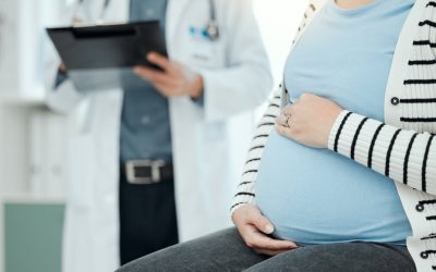 Gravidă, refuzată în București, a fugit în Germania să-și salveze copilul