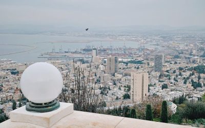Rachete iraniene lovesc Haifa, Israel: Un bloc rezidențial, ținta atacurilor Orașul HAIfa din Israel a fost ținta unui nou atac cu rachete lansate de Iran, soldat cu cel puțin patru răniți