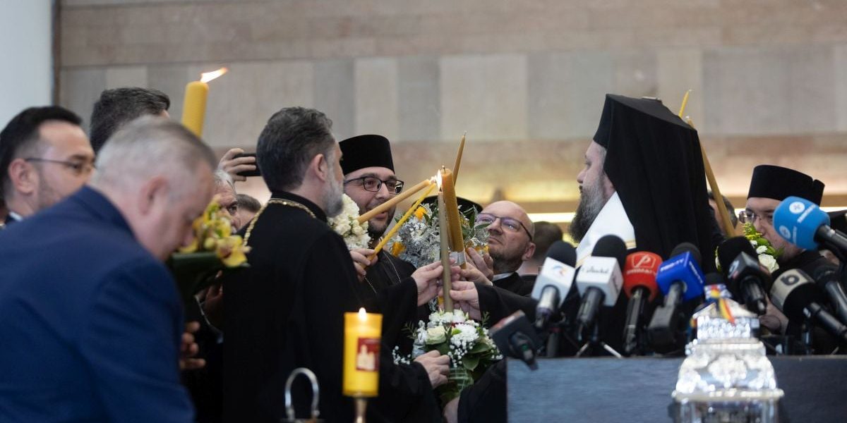 Lumina Sfântă a ajuns la București: Candelă aprinsă la capela Otopeni