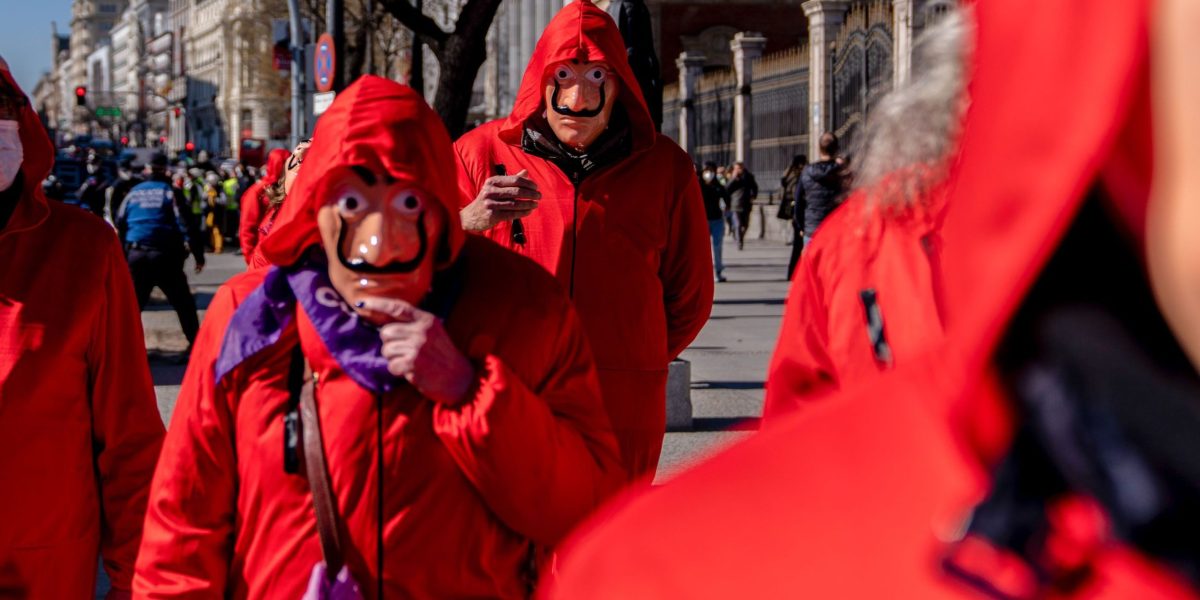 Jaf ca-n „La Casa de Papel” la Napoli: Poliția, în alertă maximă