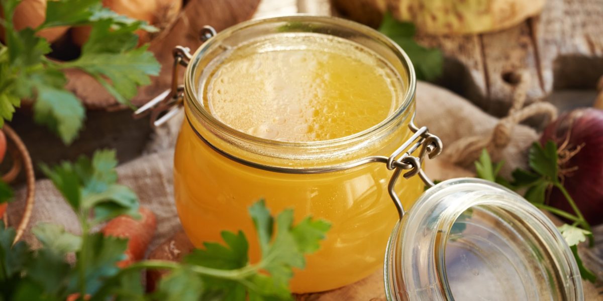 De ce zeama caldă e regina mesei, indiferent de cultură