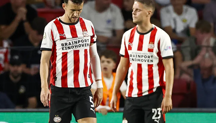 PSV Eindhoven, la un pas de titlu în Eredivisie, primește vizita lui FC Utrecht Eindhoven, Olanda – PSV Eindhoven, liderul campionatului olandez de fotbal, Eredivisie, se pregătește să joace pe teren propriu împotriva formației FC Utrecht, într-un meci crucial pentru soarta titlului