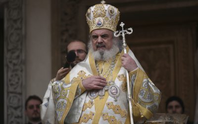 Paște: PF daniel cheamă la bucurie și rugăciune pentru pacea mondială