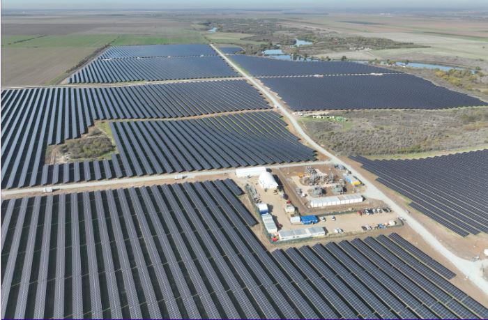 ANRE va decide acordarea autorizației pentru o nouă centrală fotovoltaică în Iepurești Comitetul de Reglementare al Autorității Naționale de Reglementare în Energie (ANRE) se va reuni pe 7 aprilie pentru a decide acordarea autorizației de înființare a Centralei Electrice Fotovoltaice (CEF) Iepurești din județul Giurgiu