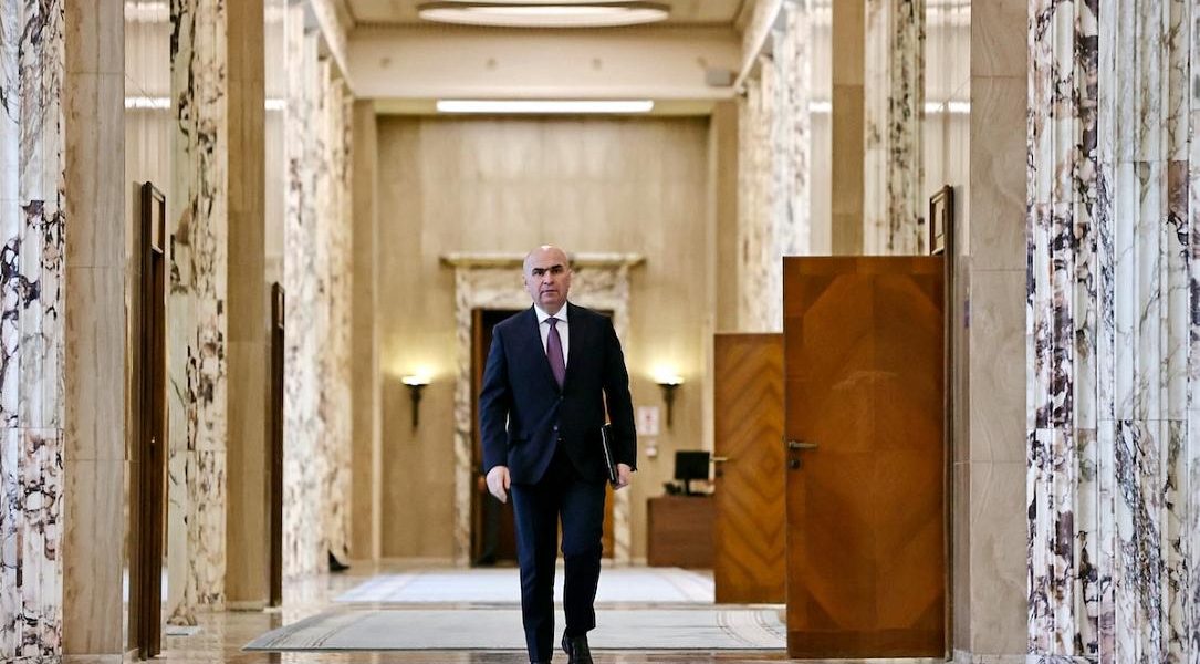 Premierul anunță negocieri pentru un guvern minoritar în România