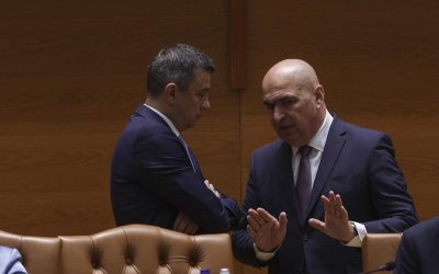 Români, împărțiți: Credințe divergente despre viitorul coaliției de guvernare