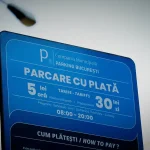Amenzi URIAȘE pentru șoferii din orașul românesc unde parcarea NU mai e GRATUITĂ