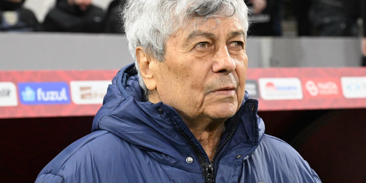 Familia lui MIRCEA Lucescu a ajuns la spital după agravarea stării de sănătate a antrenorului București – Soția și nepoata lui MIRCEA Lucescu au fost surprinse la Spitalul Universitar de Urgență București (SUUB) duminică, după ce starea de sănătate a fostului selecționer al României s-a înrăutățit