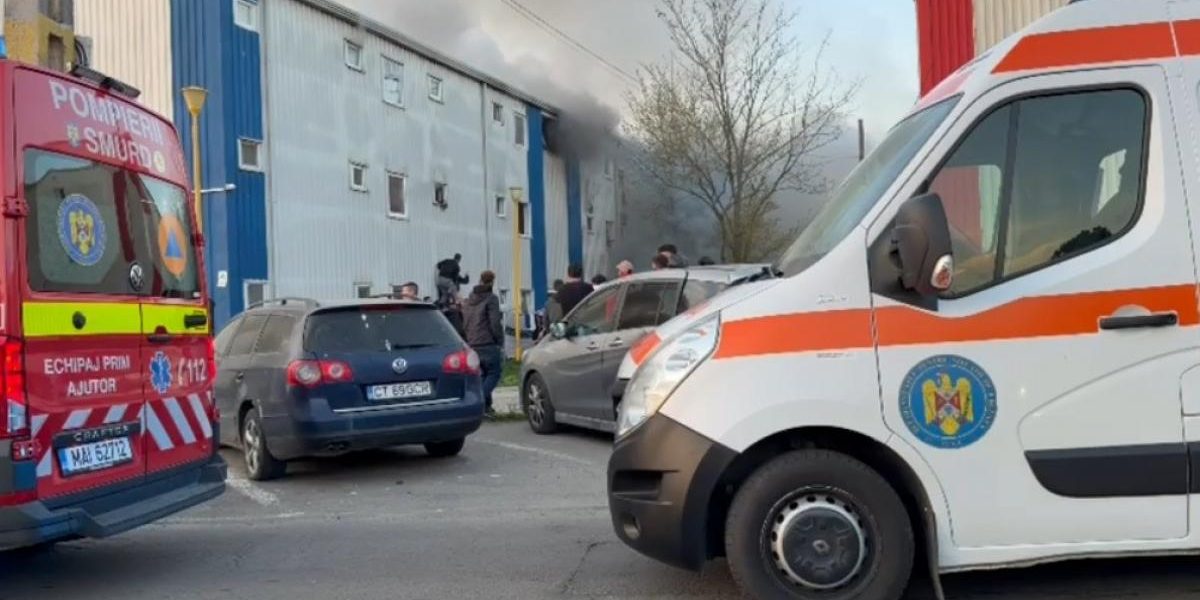 Incendiu la un bloc din Constanța: Nouă persoane, inclusiv minori, la spital
