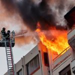 Incendiu la Cluj-Napoca: 20 de persoane, evacuate de urgență din blocul cu fum